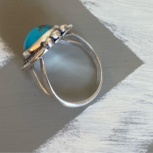 Vintage Native American Turquoise Sterling Silver Ring - Picture 5 of 12